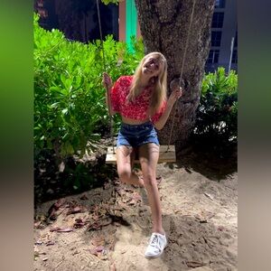 Meet your Posher, Alli